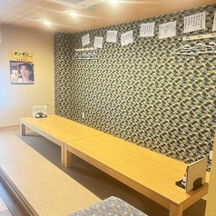 2階席には宴会専用の座敷席がございます。カラオケなども完備しておりますので宴会時に最適です。