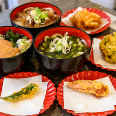 当店自慢の天ぷらはうどんとも相性抜群！