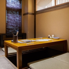 掘りごたつ席個室は4名様×2卓・6名様×2卓。広々空間でお子様連れにもピッタリです。
