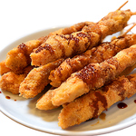 大人気！浜カツ、地元のトリイソースとの相性抜群！