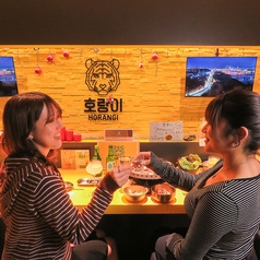 カウンター8席あり