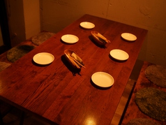 4名様用のテーブル席×２をご用意。
