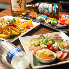 貸切で楽しむ豊富なドリンクと料理の組み合わせ