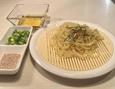 旨味たっぷりジンギスカンのタレで食べる 〆のざるラーメン