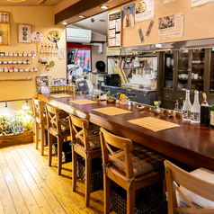 落ち着いた店内で創作料理をお楽しみください。お一人様も大歓迎◎