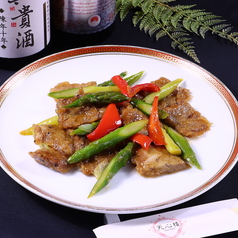 牛肉とグリーンアスパラの炒め(玉香芦筆)