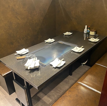 月島 もんじゃ三日月 新宿店の雰囲気1