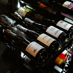 ワインも豊富に取り揃えております。