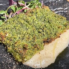 太刀魚の香草パン粉焼き 根セロリのソース