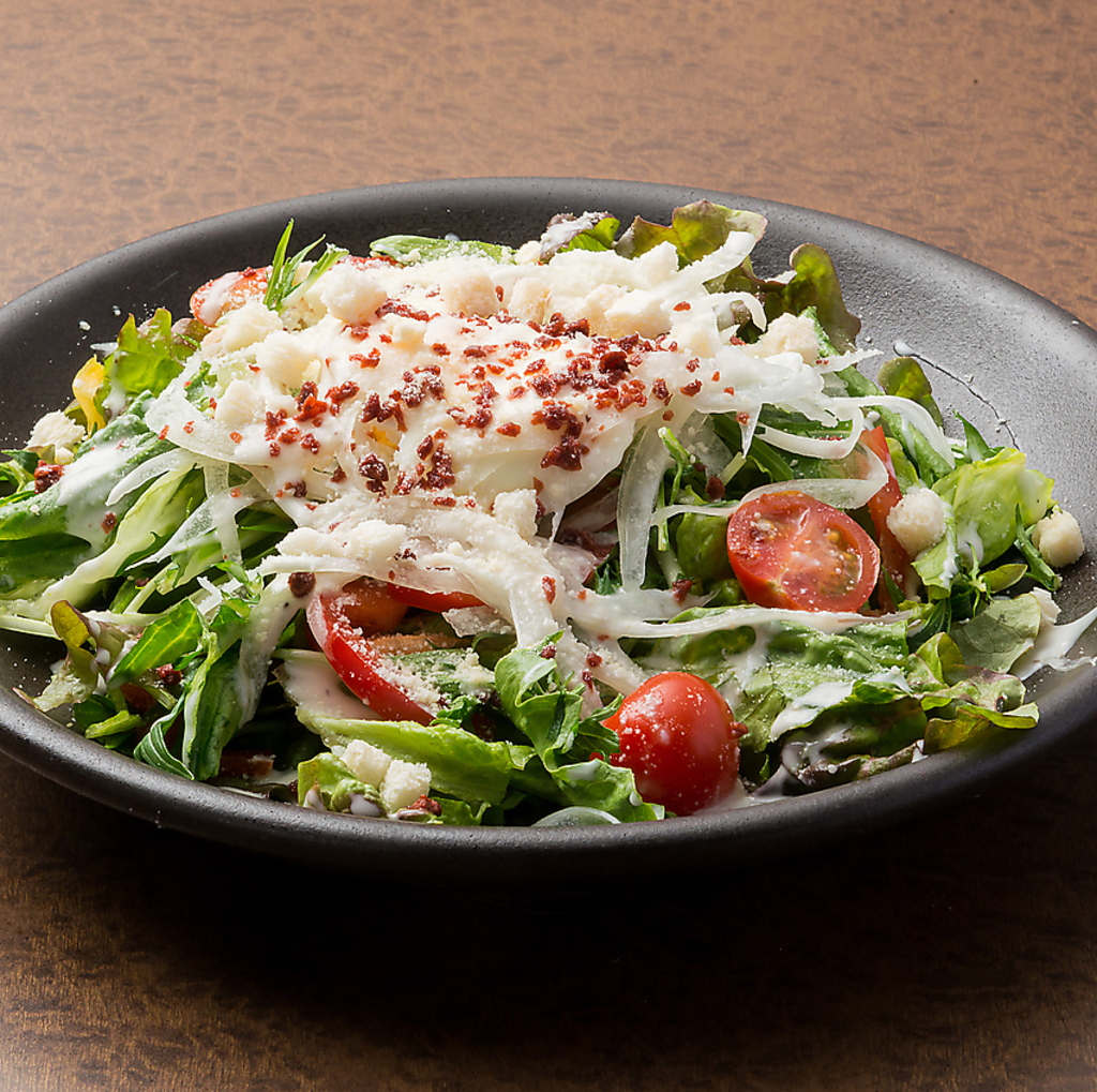 新鮮野菜のサラダはシャキシャキ♪【和風豆腐・坦々・シーザー・チョレギサラダ】からお選び頂けます