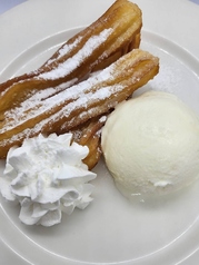 ハニーチュロスのアイス添え