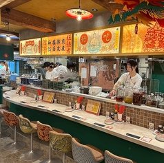 店内１階にカウンター席もございます！おひとりさまでもお気軽にご来店いただけます！