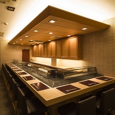 3～5名様に最適な、角のお席もございます。ご予約時にお問い合わせください。