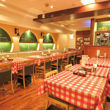 イタリアンダイニングDONA 新宿東口店の雰囲気1