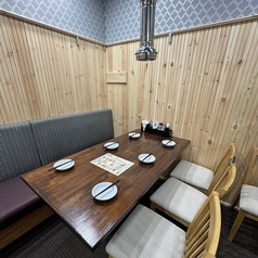 仕切りがあるので、周りを気にすることなくご飲食可能です！