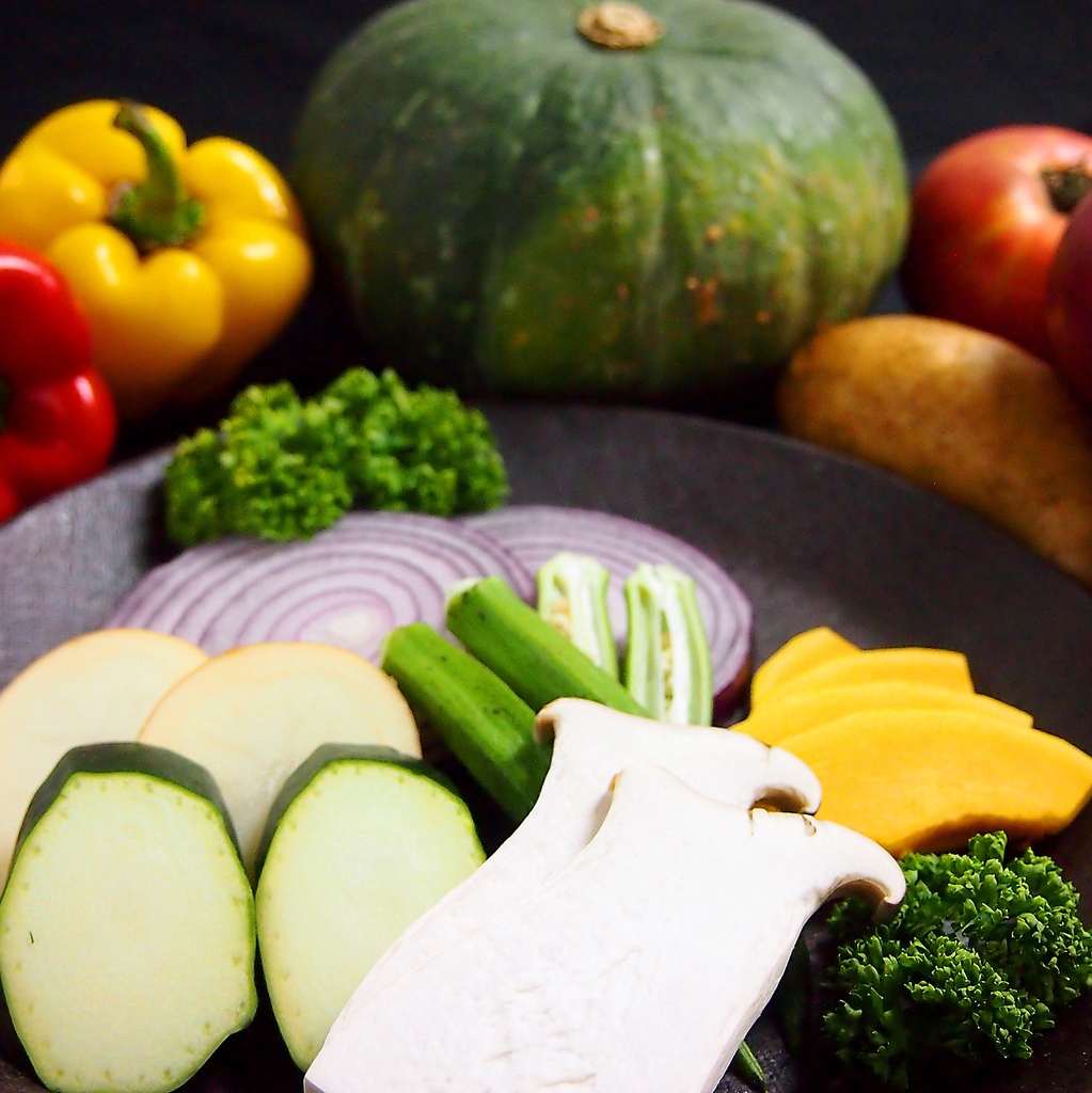 お肉だけでなく、野菜もおすすめ。野菜ソムリエ厳選の旬野菜を随所でお楽しみいただけます。