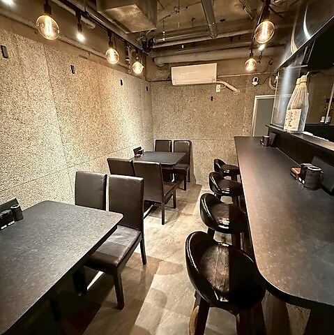 【赤坂駅3分】10種のスパイスカレーと名物の炭火焼き鳥を心ゆくまで堪能!貸切宴会も◎