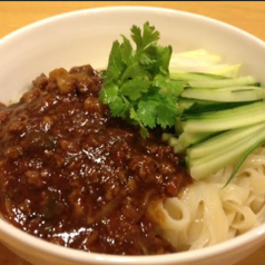 ジャージャー麺（炸醤刀削麺）