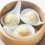肉汁溢れる！小籠包