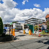 遠方からでも安心の駐車場完備！