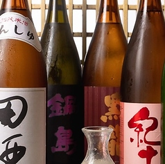 厳選地酒、銘柄焼酎を飲み放題で