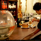 燕 東京茶楼の雰囲気3