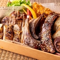 料理メニュー写真&nbsp;贅沢な肉焼プレート（ラムチョップ、豚スペアリブ、豚ロース麹漬け、大山鶏柚子胡椒、ローストポーク）