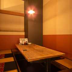 ゆっくり語らいたいときや、お子様連れなどにも嬉しい掘りごたつの個室。周りも気にせず、足元も楽なので小さいお子様から、お年寄りまでゆっくり楽しめます!