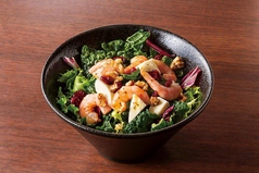 レモン香る小海老とケールのサラダ