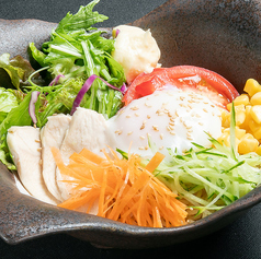 北海道名物!温玉ラーメンサラダ