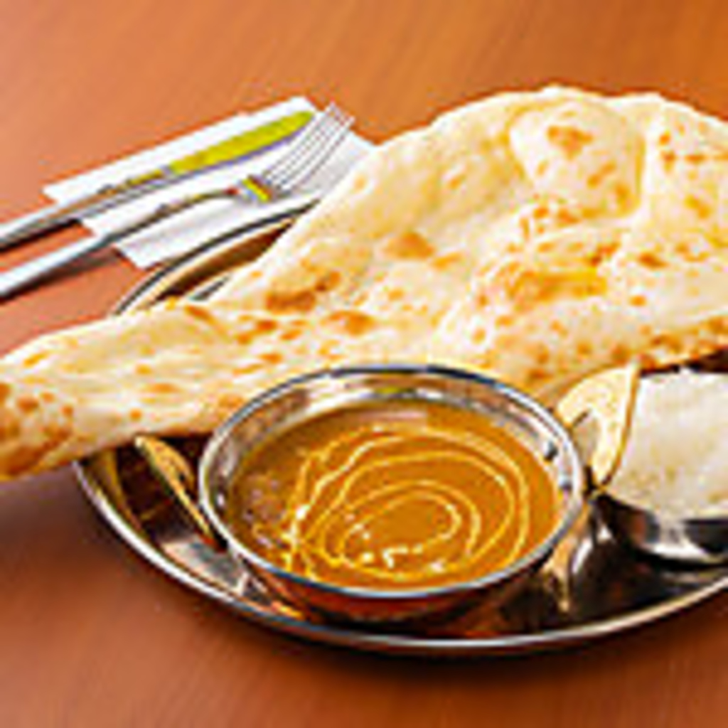 当店自慢の本格派カレー！スパイスを贅沢に使用し、辛さも甘口から激辛まで幅広く対応しております☆