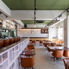 石垣島　肉料理とワインの店BROS.の雰囲気3