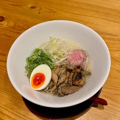 完膚なき豚足らーめん