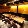 10名様で利用可能なテーブル席も完備しており、様々なシーンに対応しております。お友達やご家族との楽しい集まり、またビジネスの会合にもご利用いただけます。大人数でも安心してお楽しみいただける広さを持つお席です。皆様のご来店を心よりお待ちしております☆お気軽にお越しください！