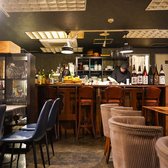 御苑バルの雰囲気2