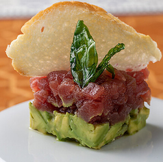 マグロとアボカドのタルタル