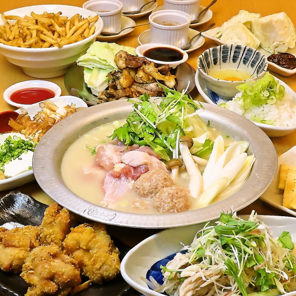 鶏料理専門店が提供する「水炊き」や「唐揚げ」など自慢の鶏料理を是非ご賞味あれ！お酒との相性も◎