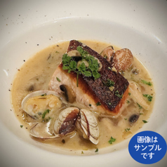 和食から洋食まで。お好みのサーモン料理をどうぞ。