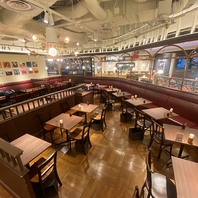 広々としたテーブルのお席