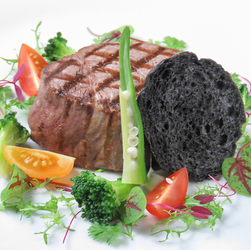 最高ランクの牛フィレステーキを絶妙の焼き加減でご堪能ください。