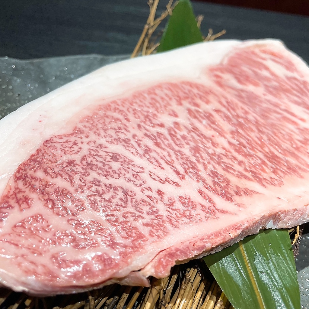 優秀賞を受賞した佐賀牛が数量限定入荷。ステーキの王様サーロイン。