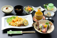 庭の食卓　四季の写真2