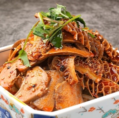 牛内臓と牛肉の四川風辛味和え