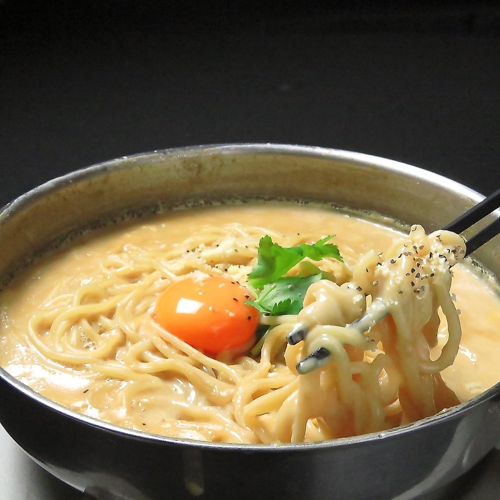 もつ鍋ちゃんぽんの〆がカルボナーラ風で味わえちゃう♪