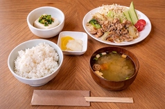 肉野菜炒め定食 (定食のみ)