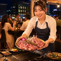焼く前に仕込む、肉本来の旨さ。