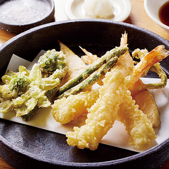 海老と季節の野菜の天ぷら盛り合わせ