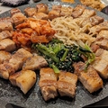 料理メニュー写真 【一番人気】厚切りサムギョプサルセット(1人前)