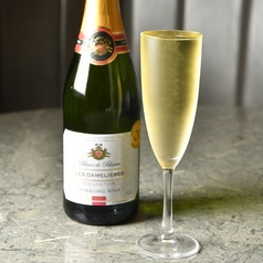 なみなみスパークリング（白）