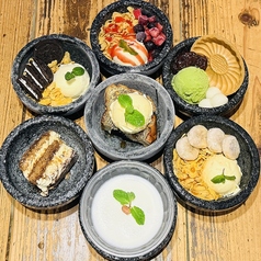 甘いものは別腹♪食後に食べたいデザート類も10種以上揃えております♪の写真